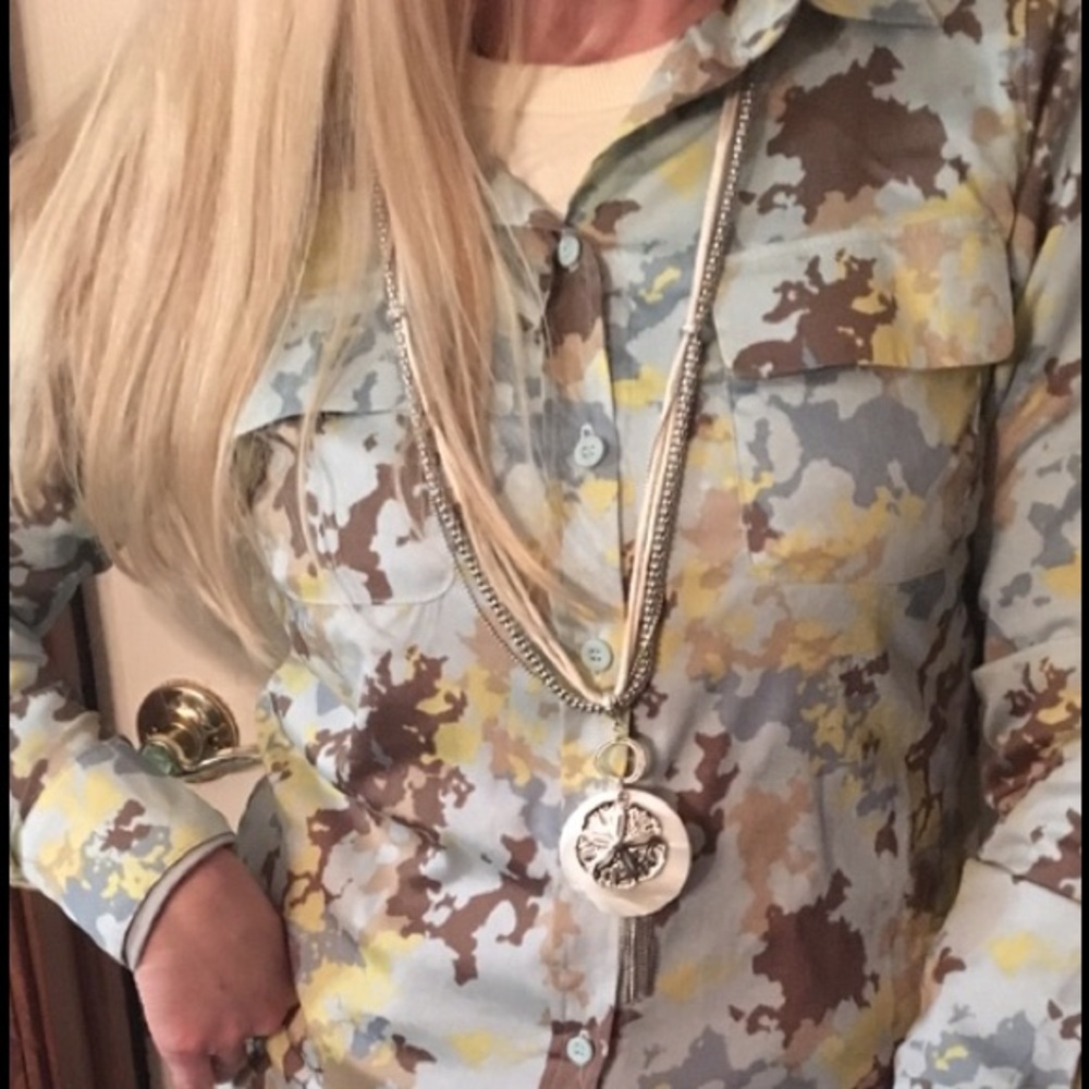 Women’s DASH Button down shirt